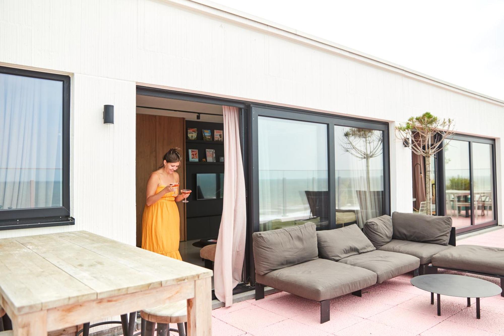 The Pink Penthouse Apartment De Panne