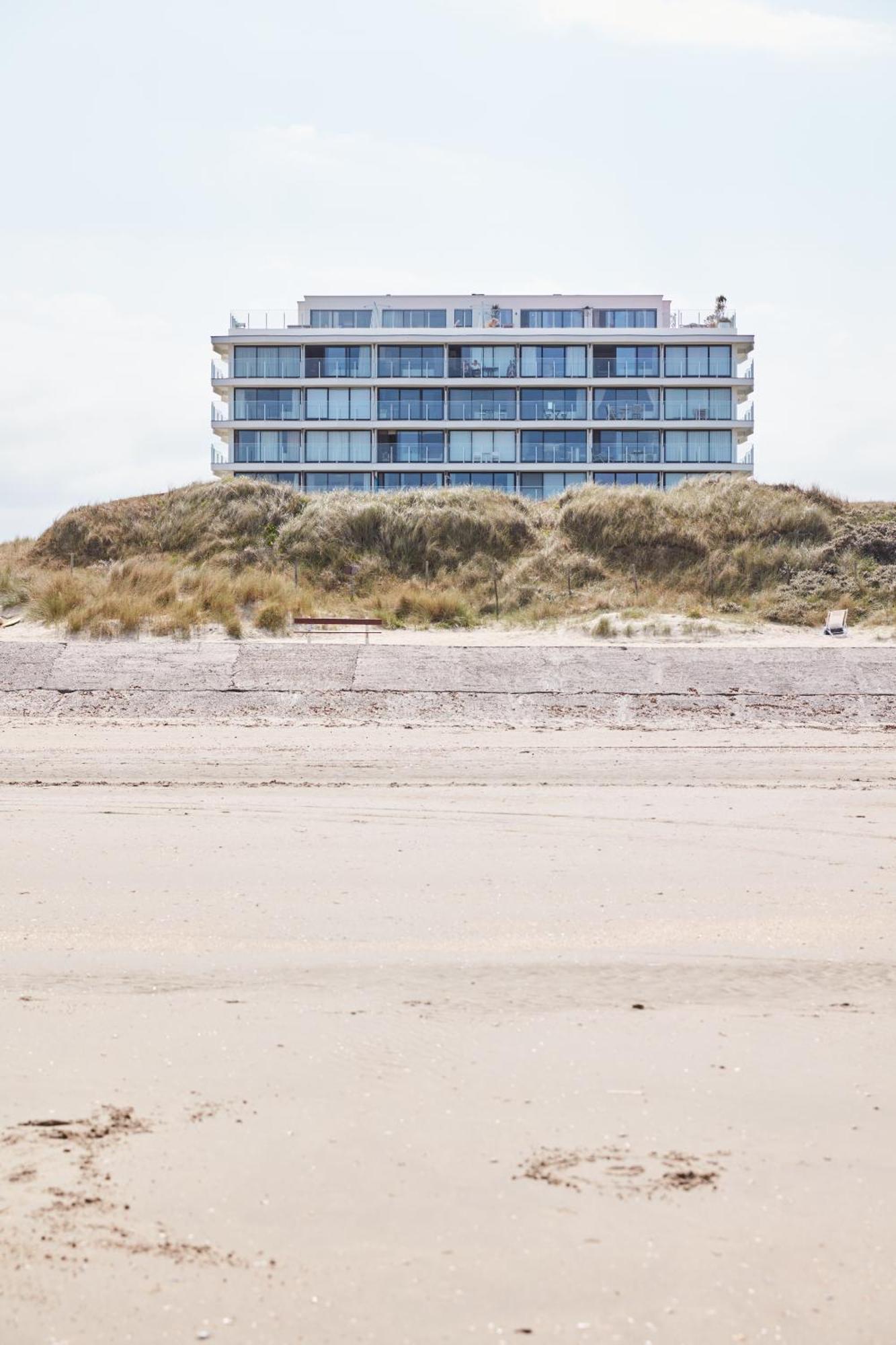 Apartment The Pink Penthouse De Panne